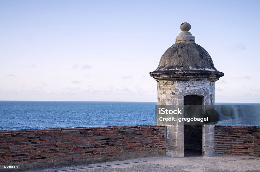 Lookout i gun Bastionik w Castillo de San Cristóbal - Zbiór zdjęć royalty-free (Architektura)