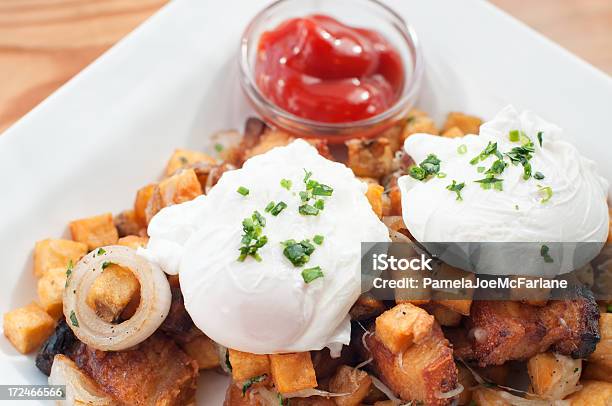 Escaldado Ovo E Carne De Porcodecardinal - Fotografias de stock e mais imagens de Molho de Tomate - Tempero - Molho de Tomate - Tempero, Pequeno Almoço, Picadinho