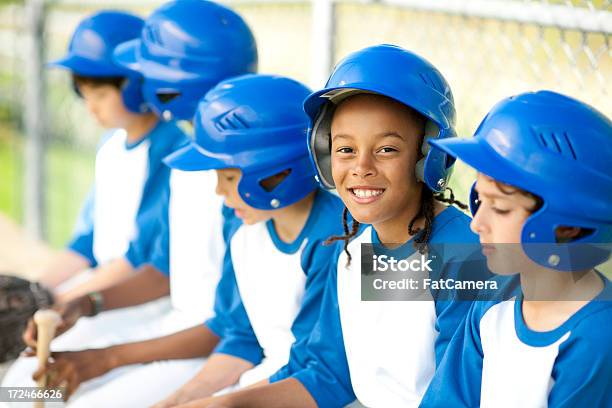 Foto de Meninos Liga Juvenil Equipe Diversificada e mais fotos de stock de Equipe de basebol - Equipe de basebol, 10-11 Anos, 12-13 Anos