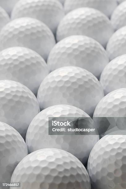 ゴルフボール - ゴルフボールのストックフォトや画像を多数ご用意 - ゴルフボール, 並んでいる, クローズアップ