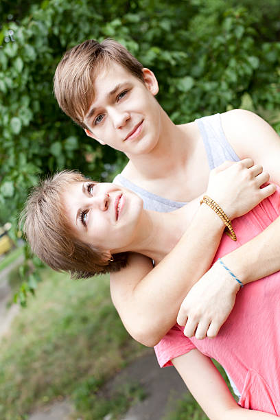 istock Teenage Couple 172467417