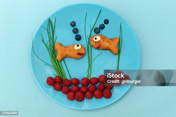Kreative Kinderfood Stockfoto und mehr Bilder von Kind - Kind, Teller, Fisch