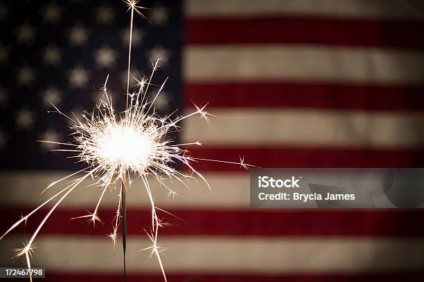 Sparkler アメリカの旗水平 - アメリカ独立記念日のストックフォトや画像を多数ご用意 - アメリカ独立記念日, 独立記念日, アメリカ合衆国