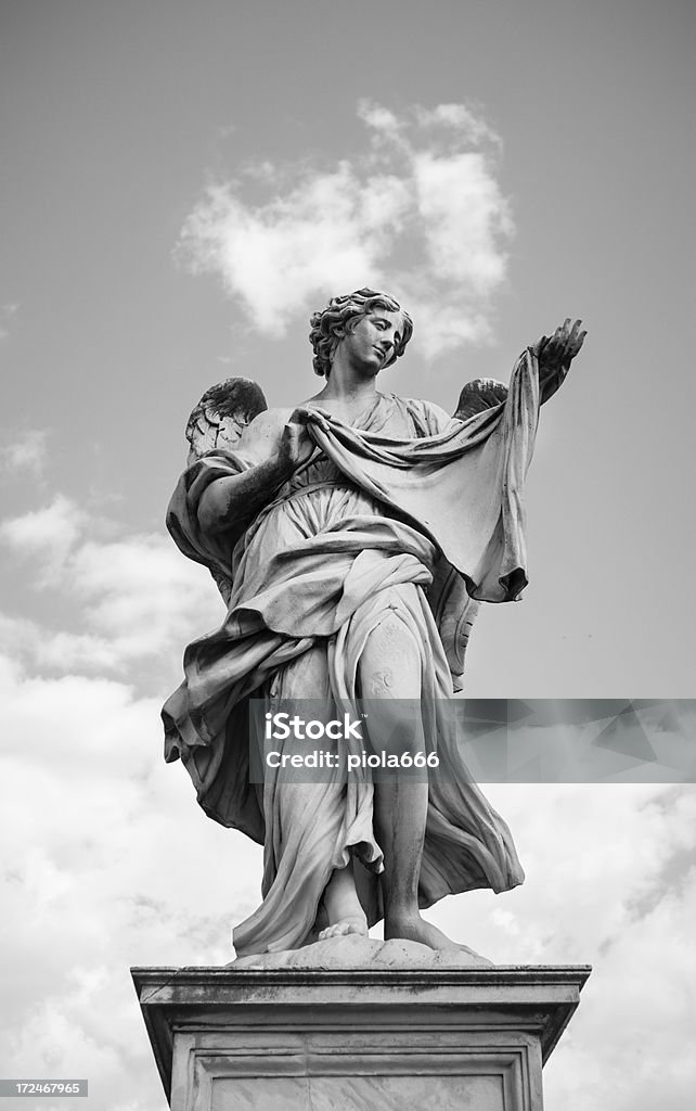 天使の像 Castel Sant'Angelo bridge - イタリアのロイヤリティフリーストックフォト