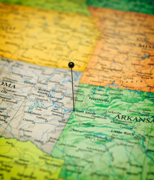istock Macro Map Fort Smith State Of Arkansas Travel Pin 172468082