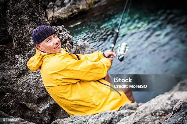 Foto de Fisherman Retrato e mais fotos de stock de 60 Anos - 60 Anos, Adulto, Amarelo