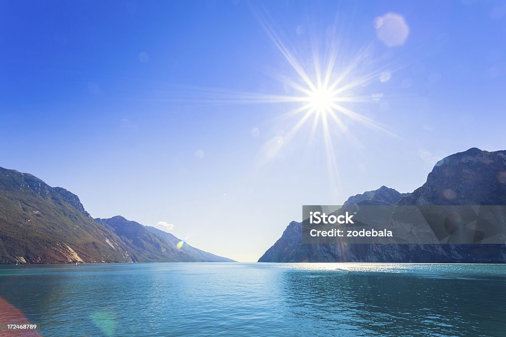 Belo Lago Garda e sol, Itália - Royalty-free Lago Garda Foto de stock