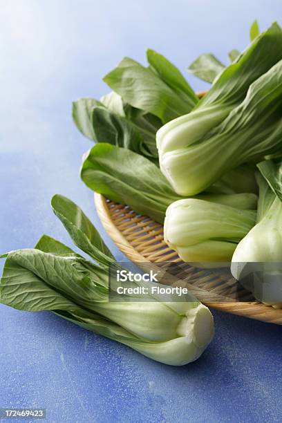 Verdura Immagini Bok Choi - Fotografie stock e altre immagini di Sfondo blu - Sfondo blu, Alimentazione sana, Asia
