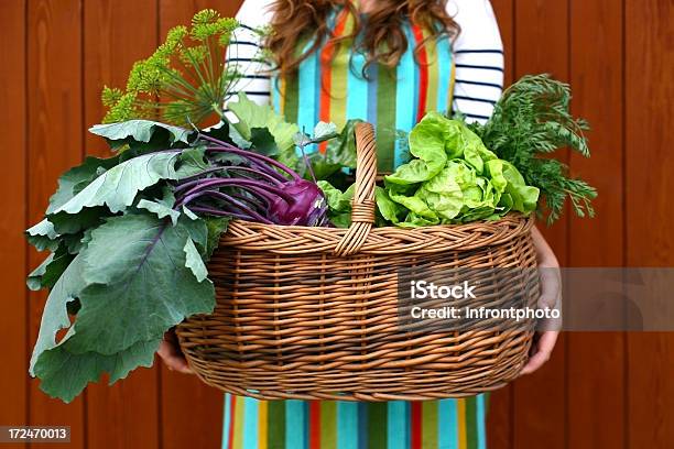 ヘルシーなお食事新鮮な野菜 - 30代の女性のストックフォトや画像を多数ご用意 - 30代の女性, Green Thumb 英語の慣用句, アクティブライフスタイル