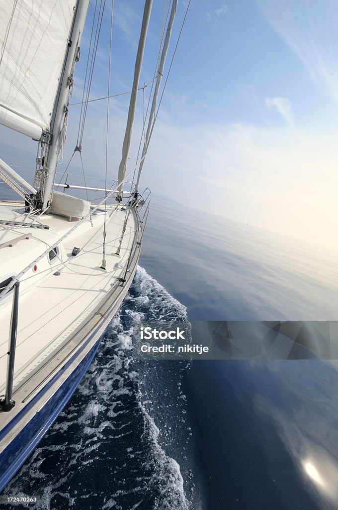 Navegando en el mar abierto - Foto de stock de Actividad libre de derechos