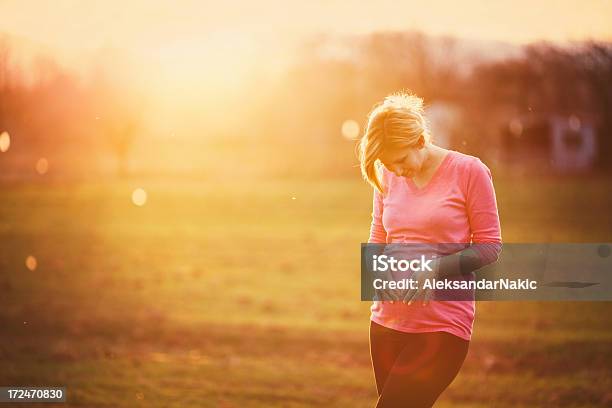 I Bebé - Fotografias de stock e mais imagens de Abdómen - Abdómen, Abdómen Humano, Adulto