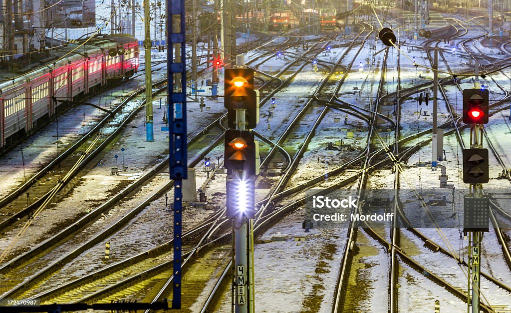 輝く信号で鉄道のトラック - イルミネーションのロイヤリティフリーストックフォト