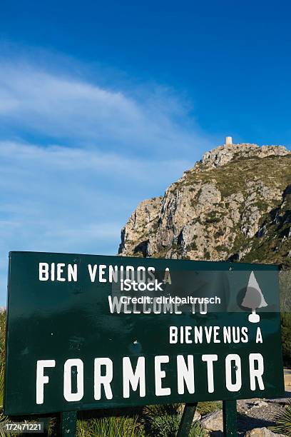 Foto de Bemvindo Ao Formentor Maiorca e mais fotos de stock de Branco - Branco, Cor Preta, Céu - Fenômeno natural