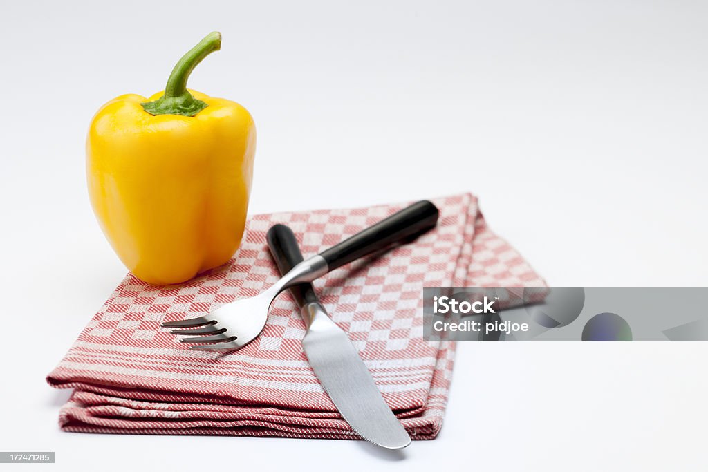 Жёлтый болгарский перец на Посудное полотенце - Стоковые фото Без людей роялти-фри