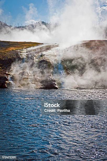 Cascada Río Yellowstone Tofirehole Wyoming Estados Unidos Foto de stock y más banco de imágenes de Agua