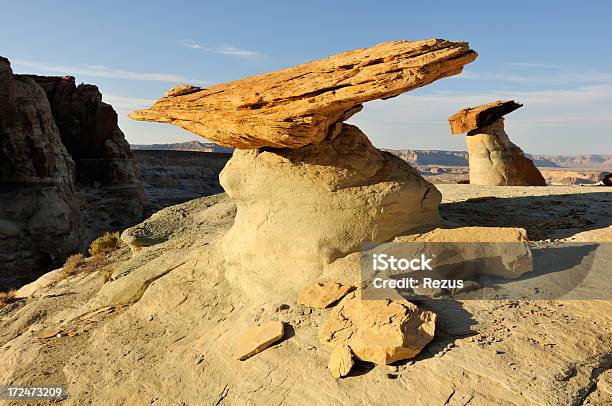 Vivace Paesaggio Con Borchia Hoodoos A Cavallo Point Arizona Stati Uniti - Fotografie stock e altre immagini di Ambientazione esterna