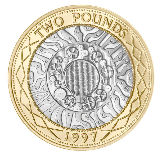 moneda de dos libras británicas (con trazado de recorte) - two pound coin fotografías e imágenes de stock
