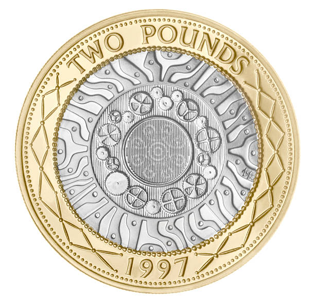 английская монета 2 фунта (с обтравка) - two pound coin стоковые фото и изображения