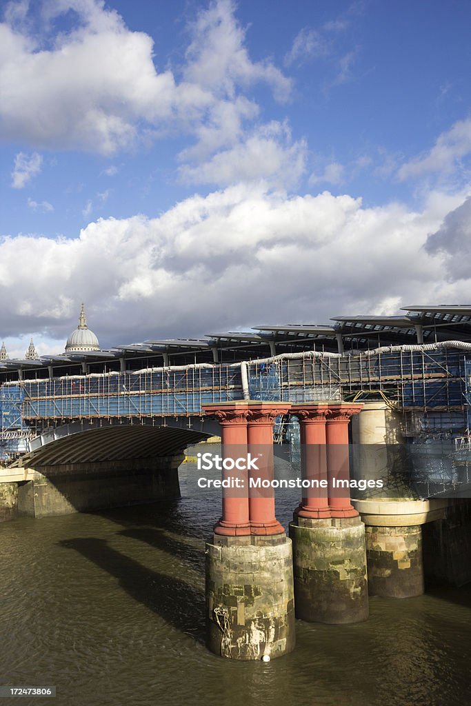 Blackfriars Bridge in London, England - Lizenzfrei Architektonische Säule Stock-Foto