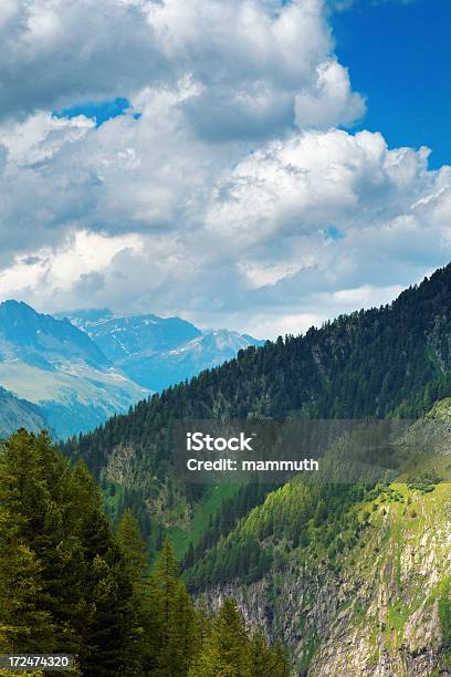 Alpes En Francia Foto de stock y más banco de imágenes de Acantilado - Acantilado, Agujas de Chamonix, Aire libre