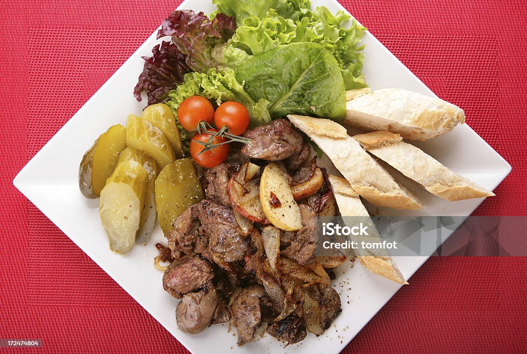 Fegato e cipolla verdure con carne - Foto stock royalty-free di Alimentazione sana