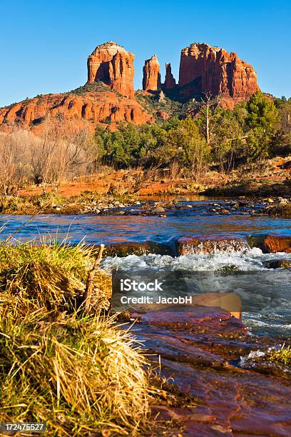 Roccia Cattedrale Vicino Sedona - Fotografie stock e altre immagini di Acqua - Acqua, Ambientazione esterna, Arizona