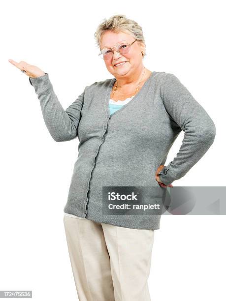 高齢者の女性の指を指す白 - 年配の女性のストックフォトや画像を多数ご用意 - 年配の女性, カットアウト, 指差す