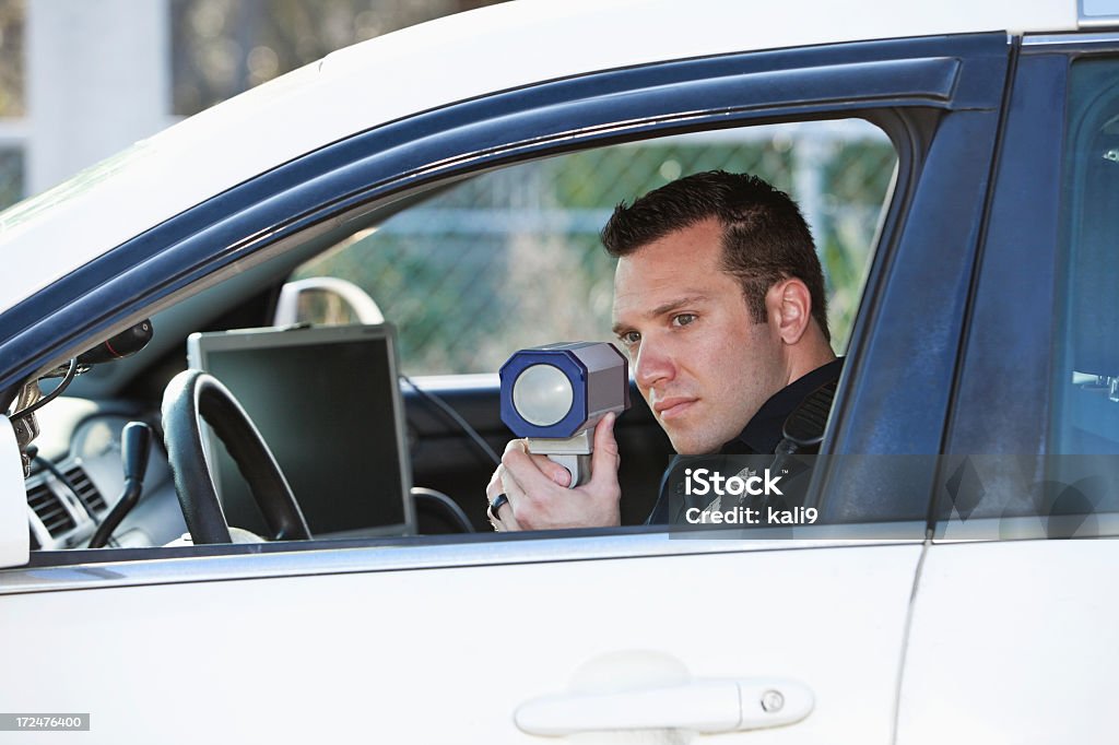 Oficial de polícia com arma de radar - Royalty-free Carro de Polícia Foto de stock