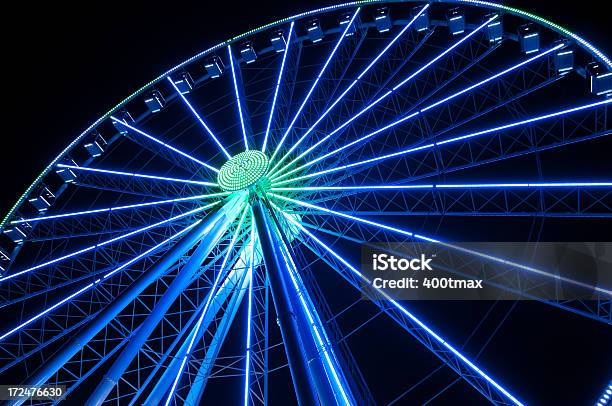 Photo libre de droit de Grande Roue De Seattle banque d'images et plus d'images libres de droit de Attraction foraine - Équipement de loisirs - Attraction foraine - Équipement de loisirs, Bleu, Couleur verte