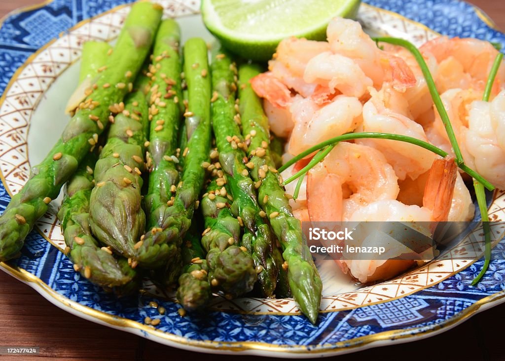 Spargel und Garnelen gebraten mit Knoblauch, Ingwer, Sesam - Lizenzfrei Chinesische Küche Stock-Foto