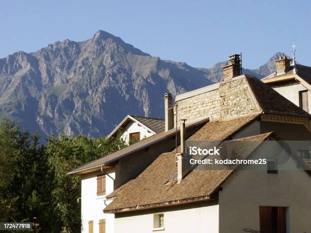 Foto de Village e mais fotos de stock de Aldeia - Aldeia, Alpes europeus, Altos-Alpes