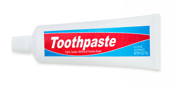allgemeiner zahnpasta, isoliert auf weiss - toothpaste stock-fotos und bilder