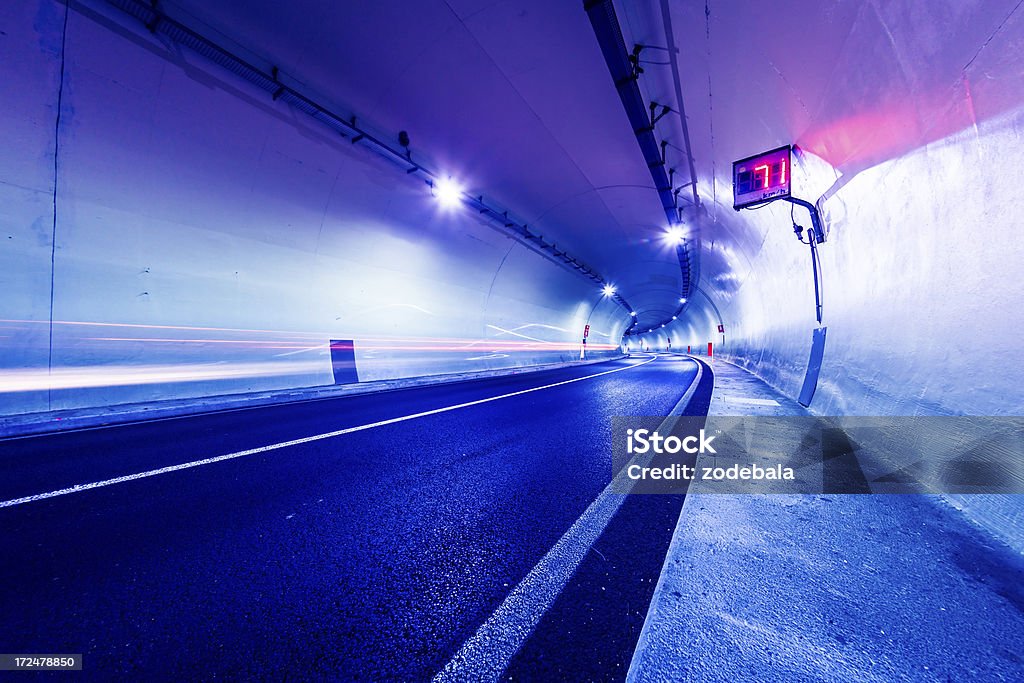 Geschwindigkeitsüberwachungskamera in Road Tunnel - Lizenzfrei Geschwindigkeitsüberwachungskamera Stock-Foto