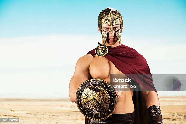 Guerreiro Spartan - Fotografias de stock e mais imagens de Gladiador - Papel Humano - Gladiador - Papel Humano, Romano, Musculado