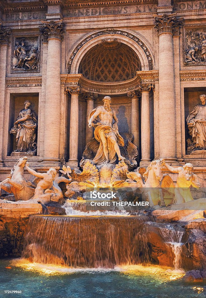 Fontana di trevi - Foto stock royalty-free di Piazza