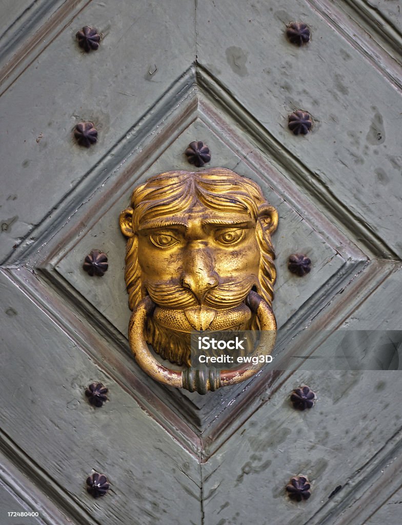 Vecchio doorknocker - Foto stock royalty-free di Batacchio