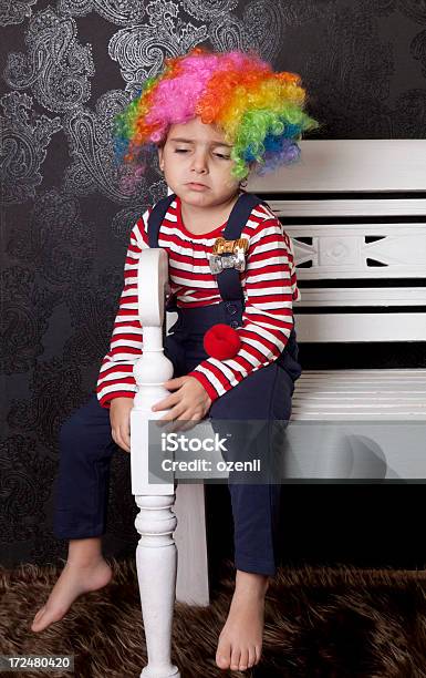 Недовольный Клоун — стоковые фотографии и другие картинки Вертикальный - Вертикальный, Волнистые волосы, Выражение лица