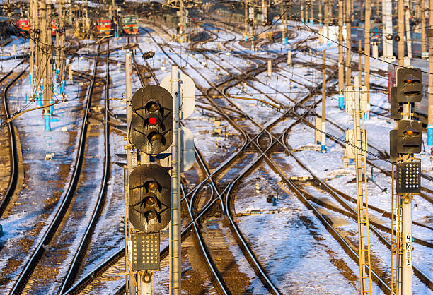 鉄道のジャンクションでモスクワ,ロシア - turnouts ストックフォトと画像