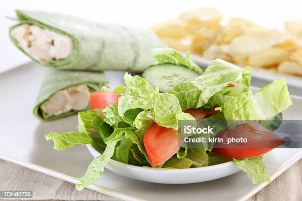 Salada De Galinha E Embrulho - Fotografias de stock e mais imagens de Almoço - Almoço, Batata Frita de Pacote, Biscoito Salgado