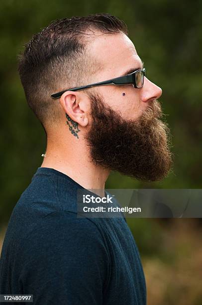 Photo libre de droit de Barbu Profil banque d'images et plus d'images libres de droit de Adulte - Adulte, Barbe, Cheveux courts