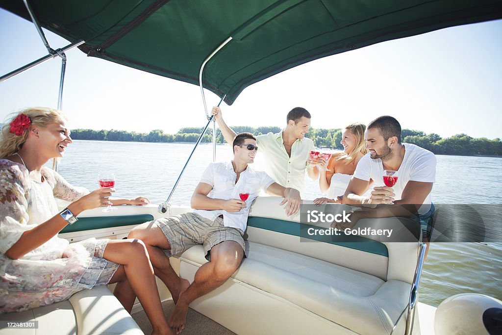 Festeje o barco. - Foto de stock de Amizade royalty-free