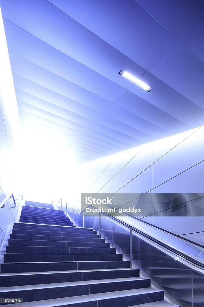 Scala in luce - Foto stock royalty-free di Acciaio