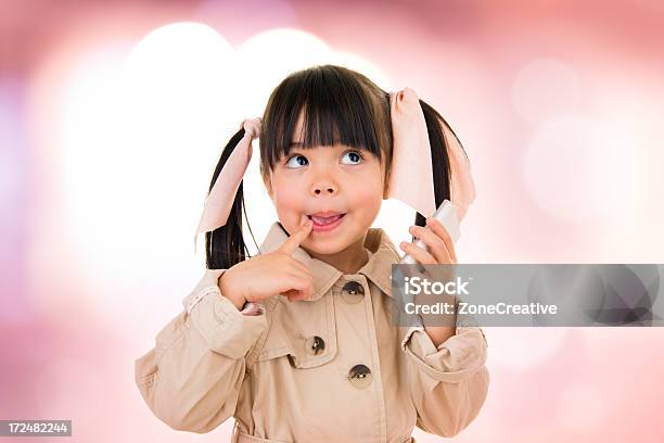 Азиатские Красивая Маленькая Девочка Портрет На Мобильных — стоковые фотографии и другие картинки Азиатского и индийского происхождения