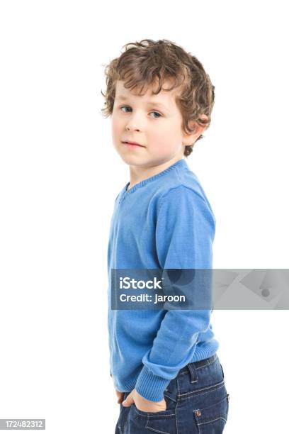 Retrato De Niño Pequeño Foto de stock y más banco de imágenes de 6-7 años - 6-7 años, Azul, De ascendencia europea