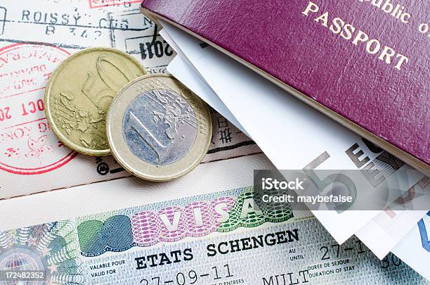 Visto Per I Paesi Dellarea Schengen - Fotografie stock e altre immagini di Agente doganale - Agente doganale, Autorità, Close-up