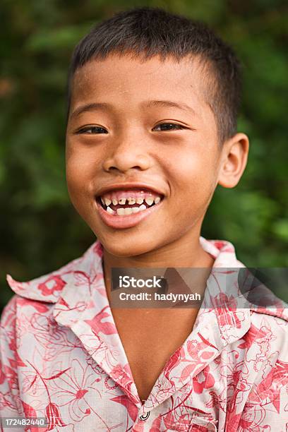 Foto de Cambojano Menino e mais fotos de stock de Asiático e indiano - Asiático e indiano, Camboja, Criança