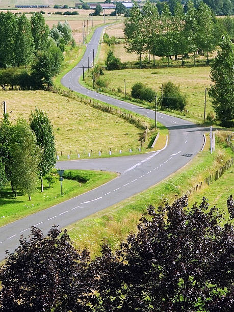 kraj lane - flat vanishing point distant mid distance zdjęcia i obrazy z banku zdjęć