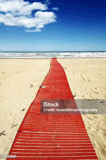 Photo libre de droit de Aller De Lavant banque d'images et plus d'images libres de droit de Idée - Idée, Route à une voie, Voie piétonne