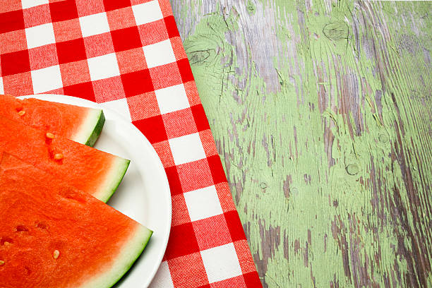 夏のピクニック - picnic watermelon tablecloth picnic table ストックフォトと画像