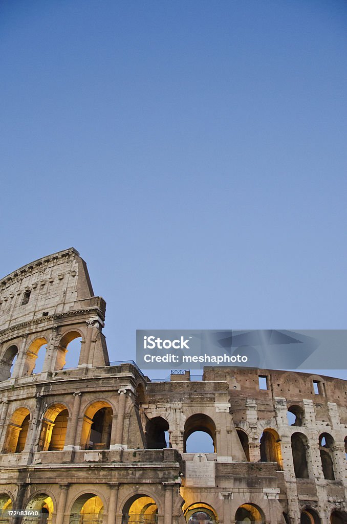 O Coliseu, em Roma - Foto de stock de Coliseu royalty-free